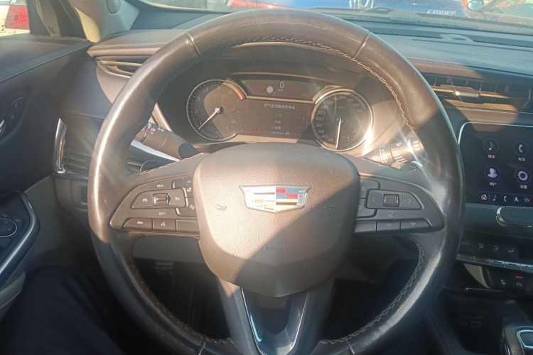 凯迪拉克XT4 2018款 28T 四驱领先型中控内饰13