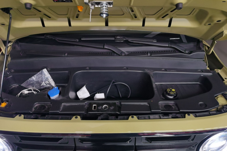 吉利银河 2025款 210km 熊猫骑士机舱底盘24