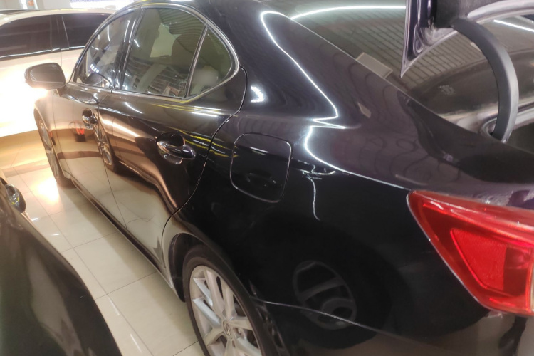 雷克萨斯IS 2011款 250 运动版车身外观4