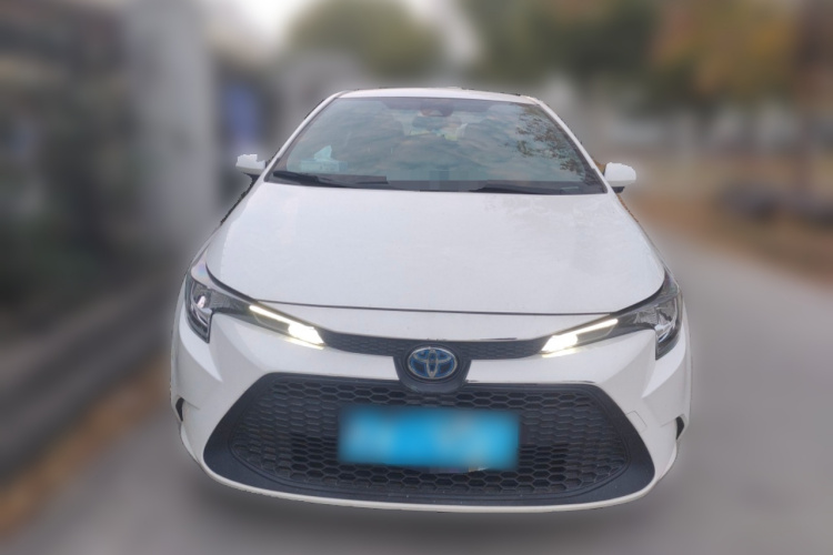 丰田 雷凌 2022款 双擎 1.8H E-CVT领先版车身外观2