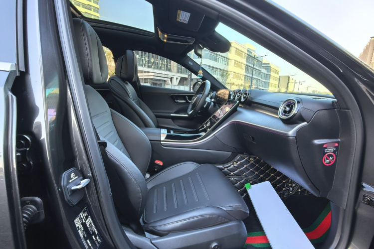 奔驰C级 2023款 改款 C 260 L 运动版中控内饰7003