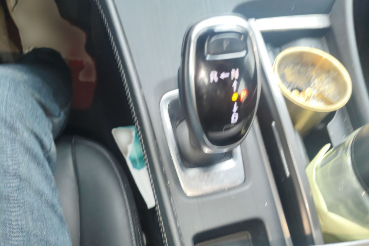 别克 君越 2019款 28T 豪华型局部细节18