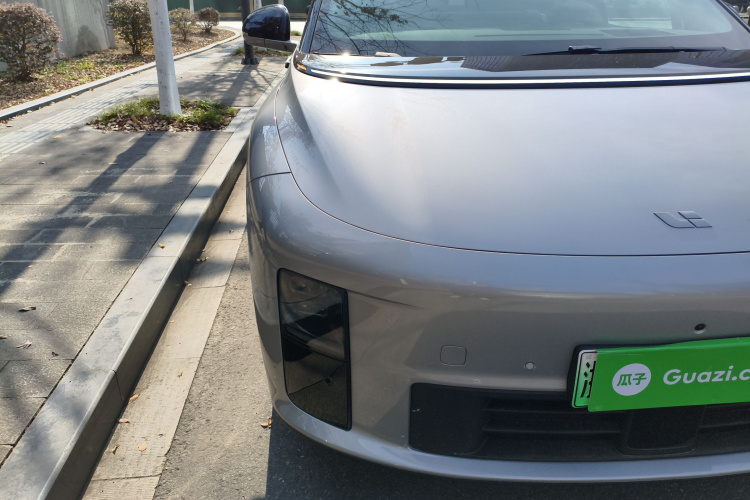 理想汽车 理想i6 2025款 两驱标准型车身外观8