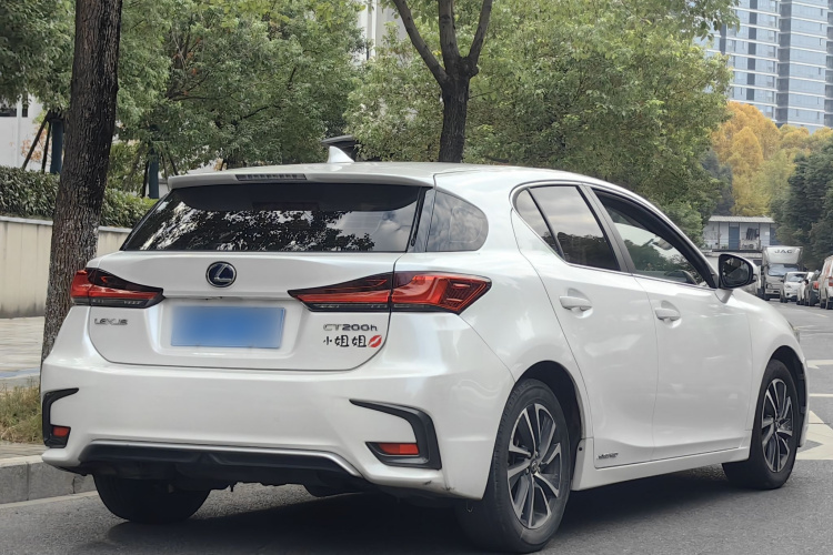 雷克萨斯CT 2017款 CT200h 精英版 单色 国V车身外观6008