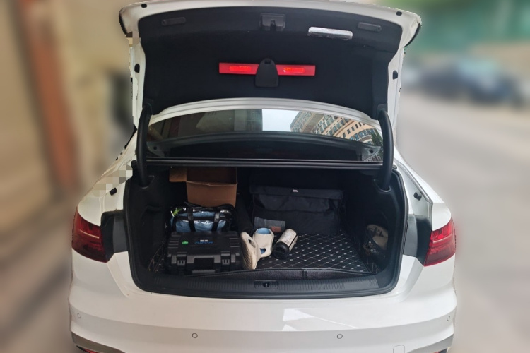 奥迪A4L 2020款 40 TFSI 时尚动感型中控内饰23