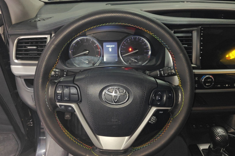 丰田 汉兰达 2015款 2.0T 四驱豪华版 7座局部细节13