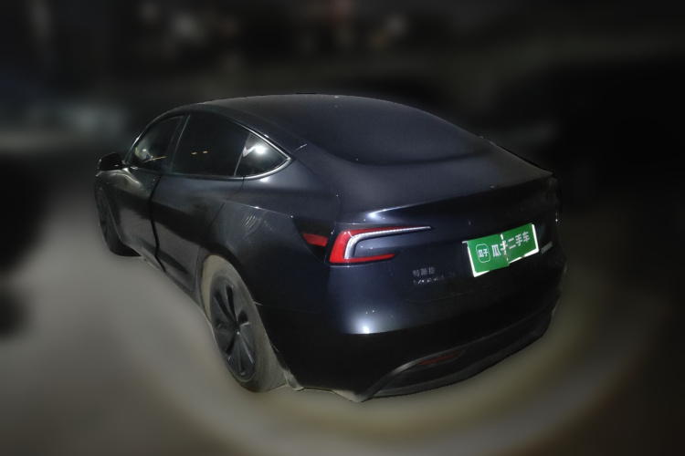 特斯拉 Model 3 2023款 后轮驱动版车身外观5