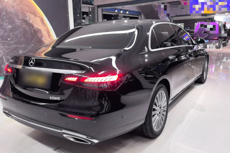 奔驰E级 2023款 改款 E 300 L 时尚型车身外观7
