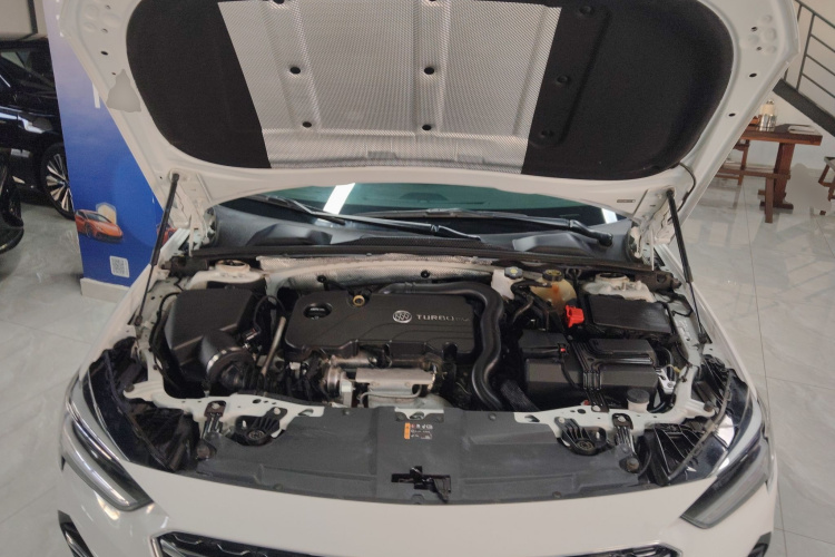 别克 君威 2020款 552T 精英型机舱底盘24