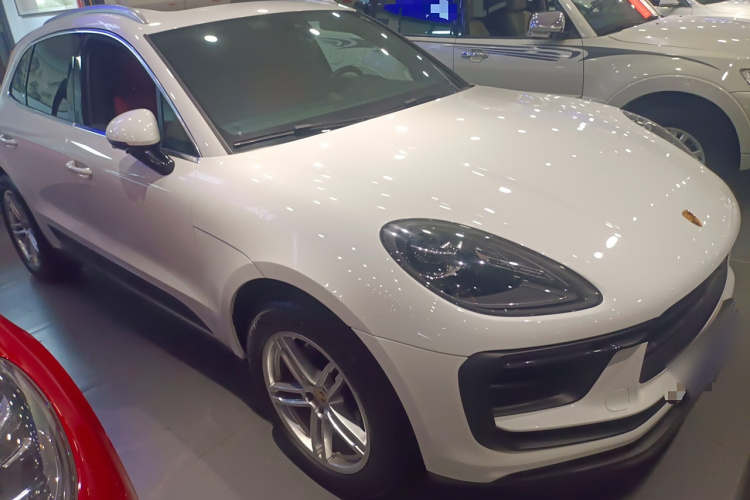 保时捷 2023款 Macan 2.0T车身外观3