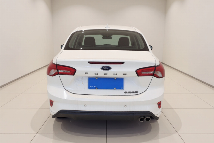 福特 福克斯 2020款 三厢 1.5L 自动锋跃型车身外观6