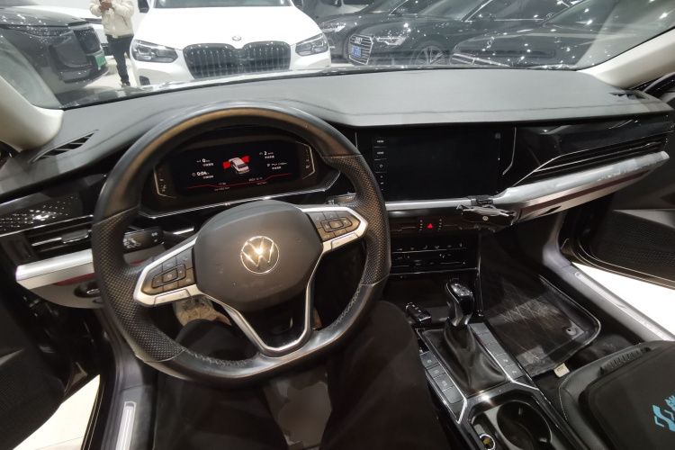 大众 帕萨特 2022款 330TSI 豪华版中控内饰7002