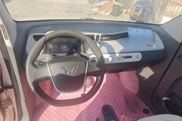 五菱汽车 宏光MINIEV 2022款 马卡龙时尚款 磷酸铁锂中控内饰7003