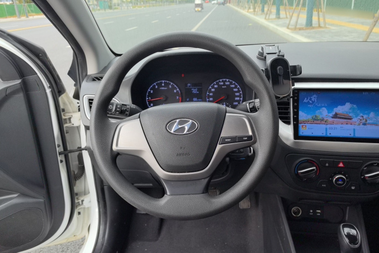 现代 悦纳 2016款 1.4L 自动炫酷版GLS局部细节13