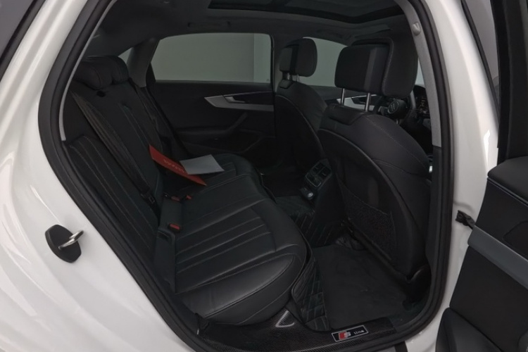 奥迪A4L 2022款 40 TFSI 豪华动感型中控内饰7003