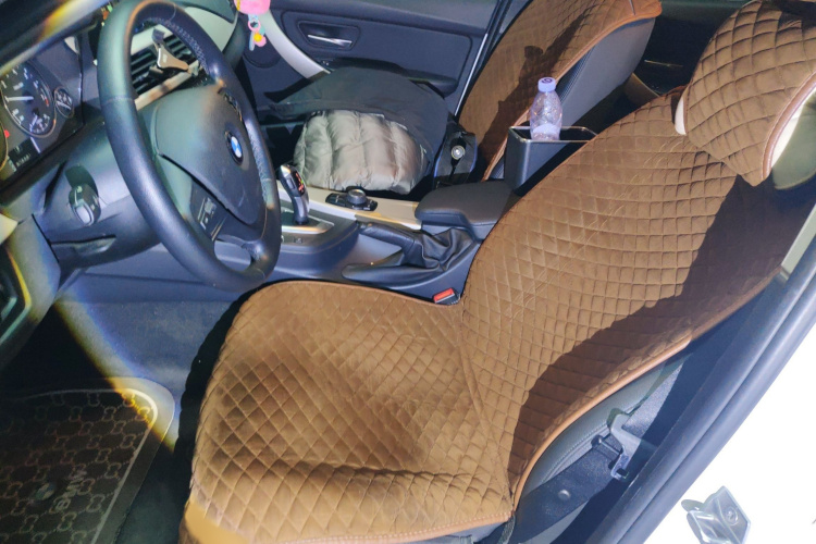 宝马3系 2016款 316i 时尚型局部细节19