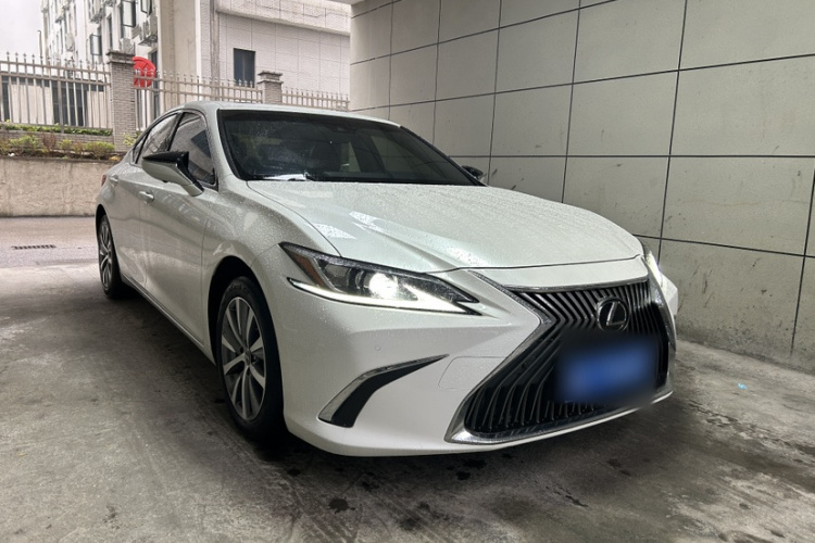 雷克萨斯ES 2018款 200 卓越版 国V车身外观6001