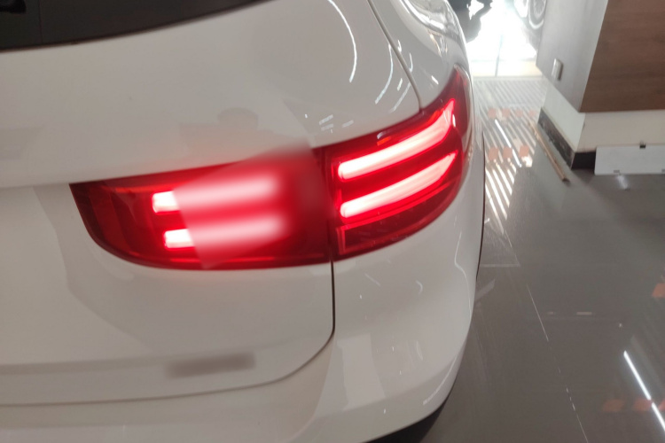 奔驰GLB 2024款 GLB 200 动感型车身外观6006