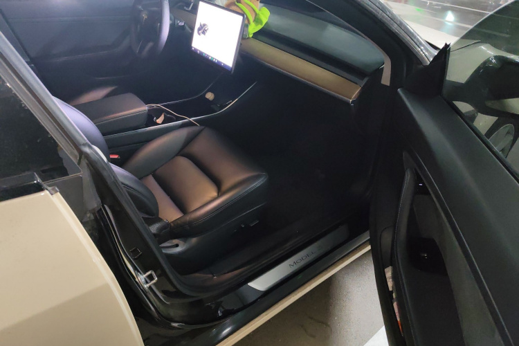 特斯拉 Model 3 2020款 标准续航后驱升级版局部细节9005