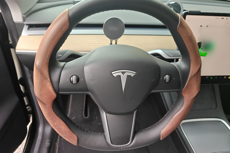 特斯拉 Model Y 2022款 长续航全轮驱动版局部细节13