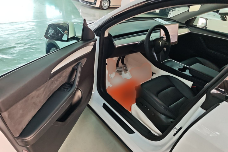 特斯拉 Model Y 2024款 Performance高性能版中控内饰20