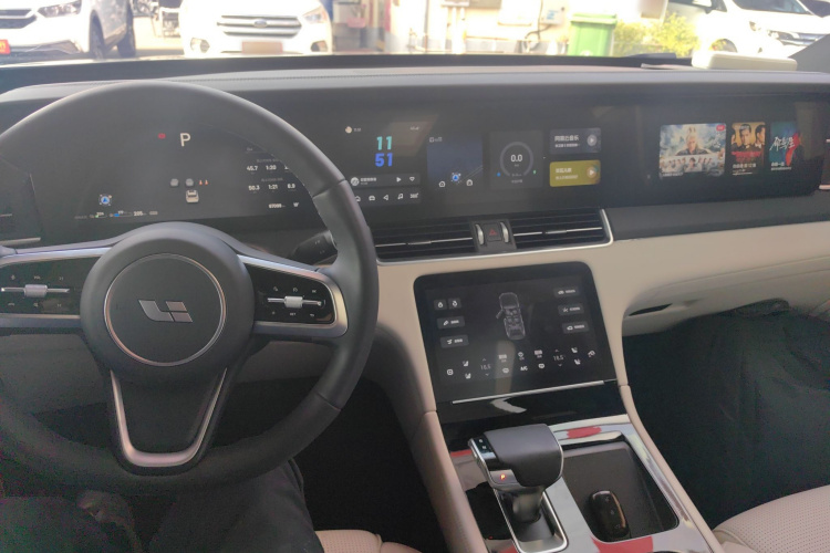 理想汽车 理想ONE 2021款 增程6座版中控内饰12