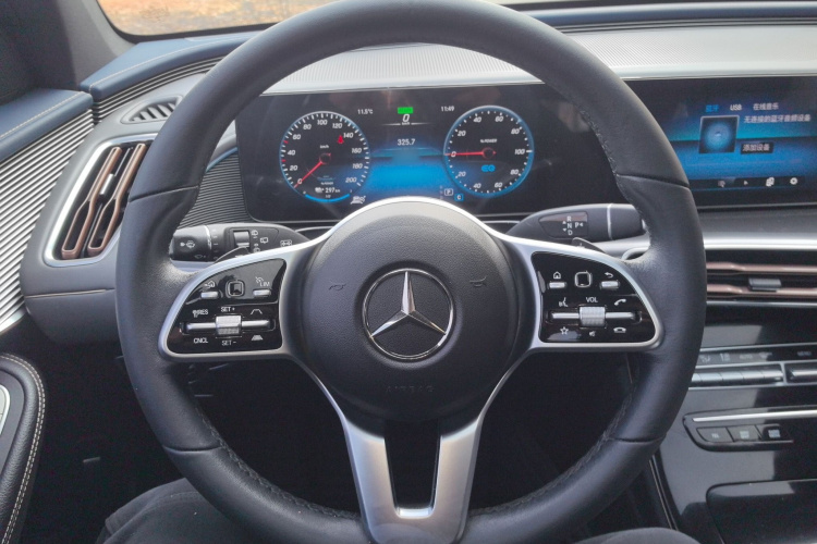 奔驰EQC 2021款 EQC 400 4MATIC中控内饰13
