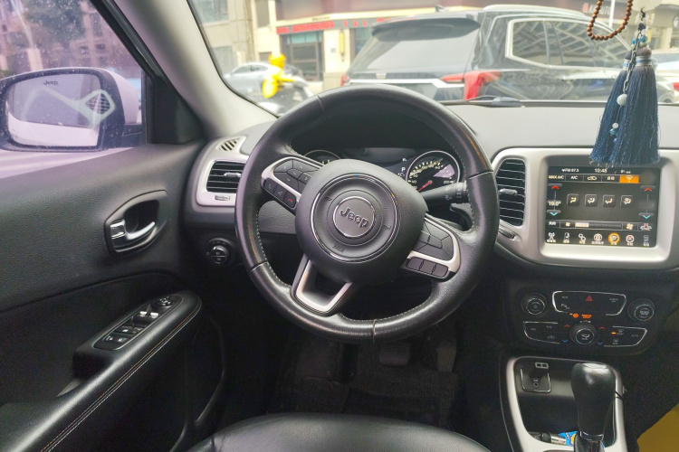 Jeep 指南者 2017款 200T 自动家享版中控内饰13