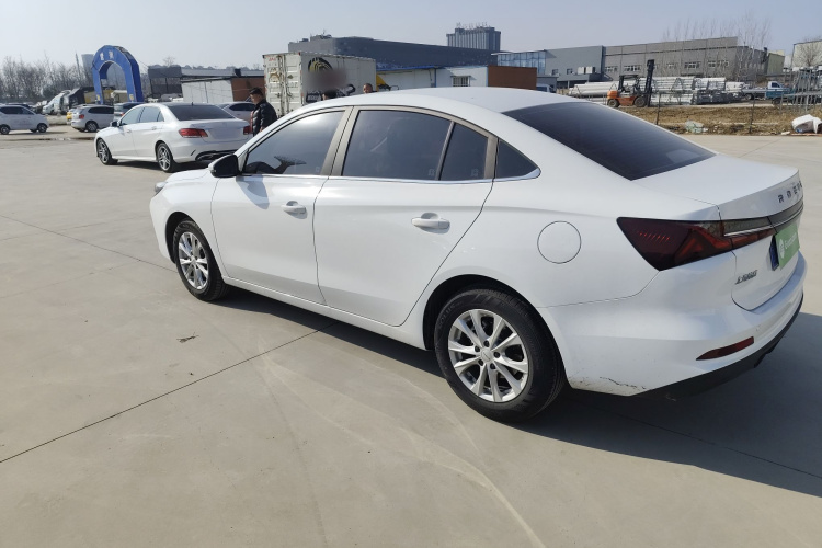 荣威i5 2026款 1.5L CVT豪华版车身外观4