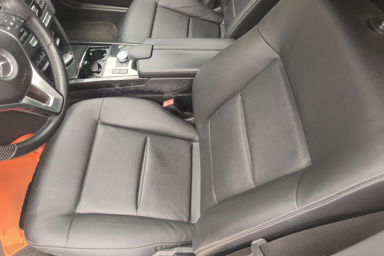 奔驰E级 2014款 改款 E 260 L 运动型局部细节19