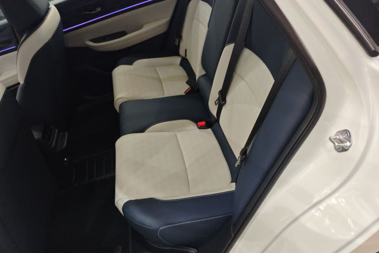 灵悉L 2025款 头号玩家版+超级加倍选装包中控内饰21