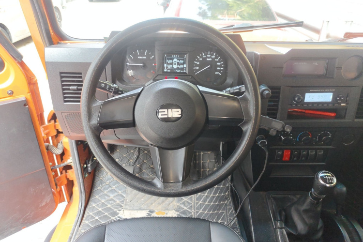 BAW北汽制造 212经典 2023款 狙击手 2.4T 手动轻装款中控内饰13