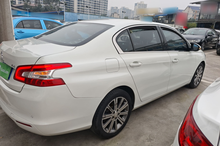 标致408 2014款 1.8L 自动豪华版车身外观4