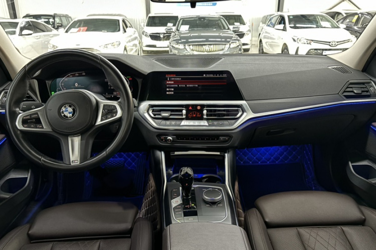 宝马3系 2022款 325i M运动套装中控内饰7001