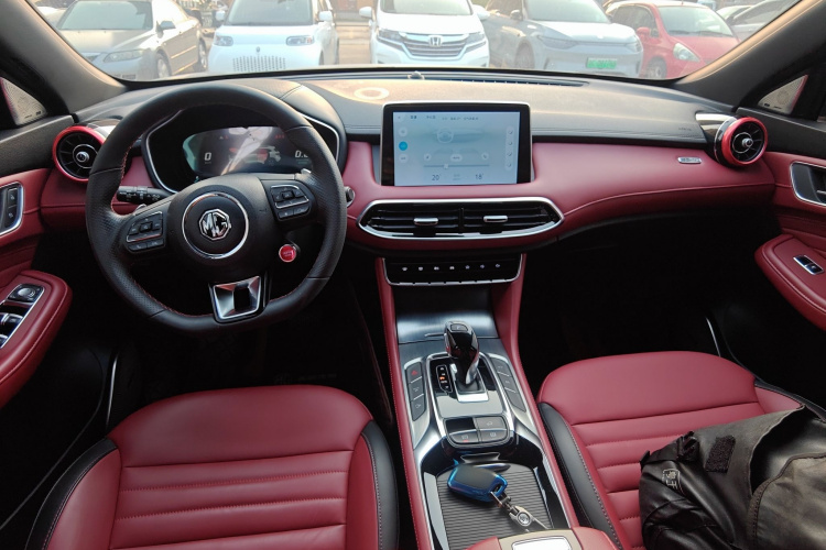 名爵HS 2019款 30T 自动两驱Trophy超燃版 国VI中控内饰7002