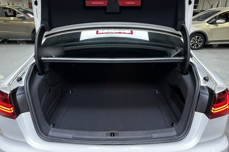 奥迪A6L 2016款 30 FSI 特别版中控内饰7006