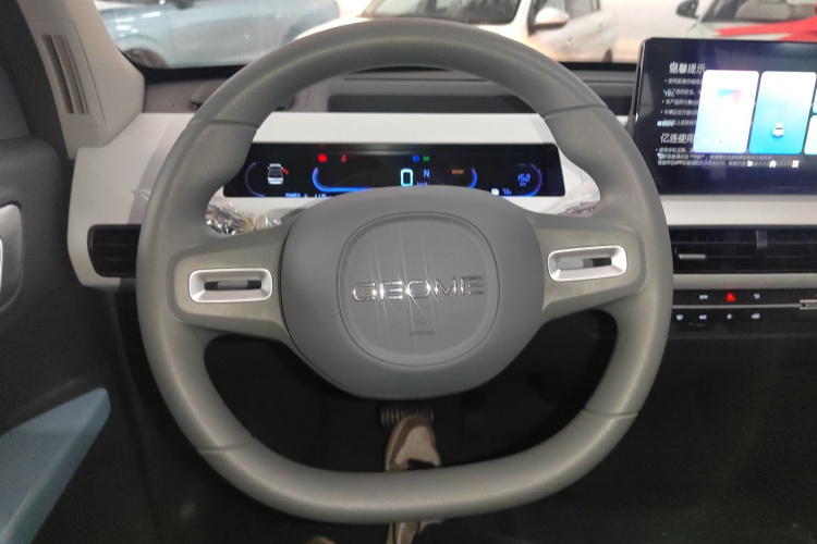 吉利银河 2024款 熊猫mini 200km 耐力熊中控内饰13