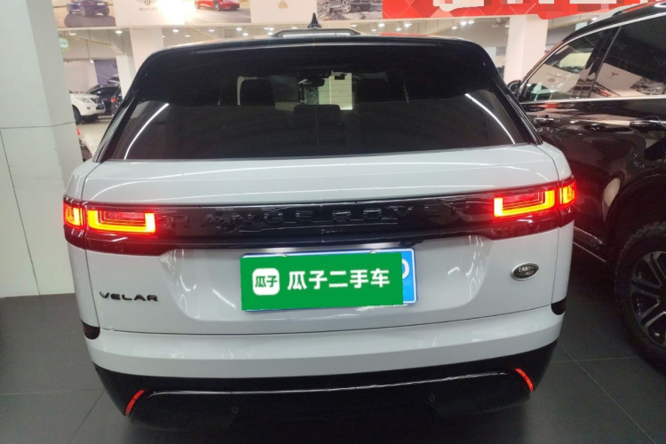 路虎 揽胜星脉 2023款 250PS 熠黑珍藏版车身外观6