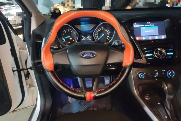 福特 福克斯 2018款 两厢经典 1.6L 自动舒适型智行版局部细节13