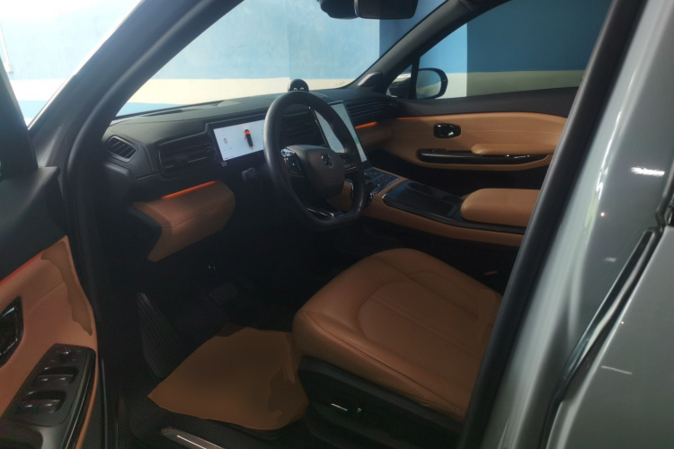 蔚来ES6 2020款 600KM 运动版中控内饰19