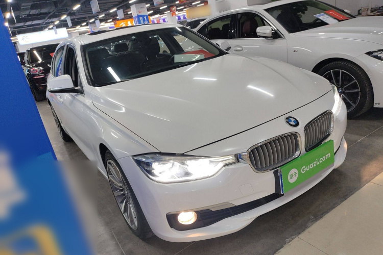 宝马3系 2019款 320Li 时尚型车身外观3