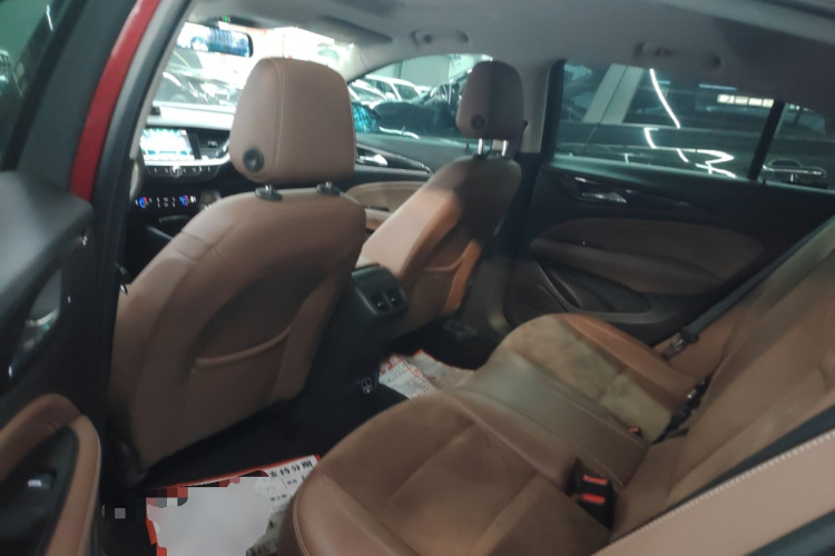 别克 君威 2017款 20T 精英型中控内饰21