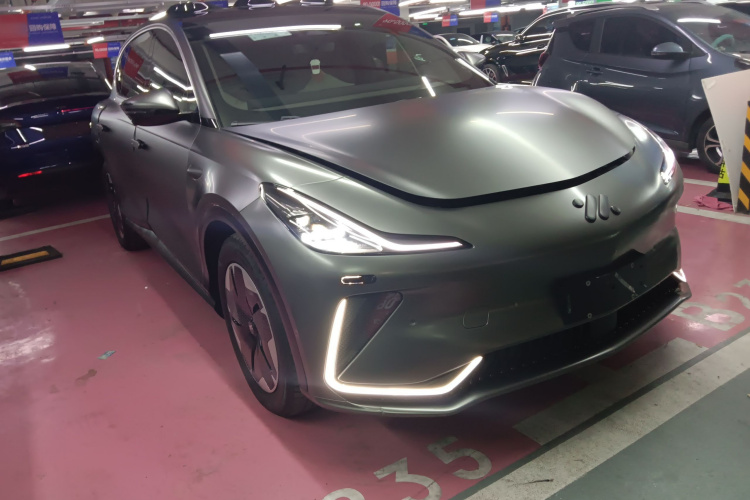 智己汽车 智己LS7 2023款 100kWh Pro四驱版车身外观3