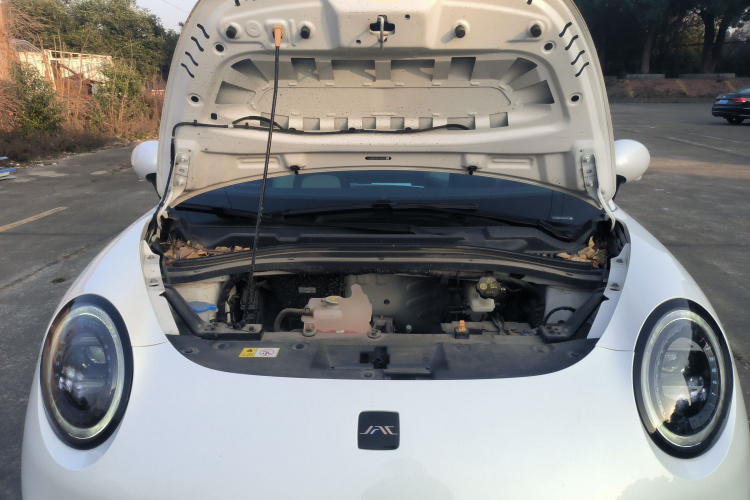 江淮钇为 钇为3 2024款 挚爱版 330km Air机舱底盘24