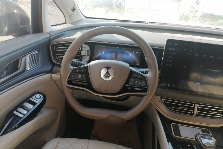 腾势D9 2022款 DM-i 970 四驱旗舰型中控内饰13