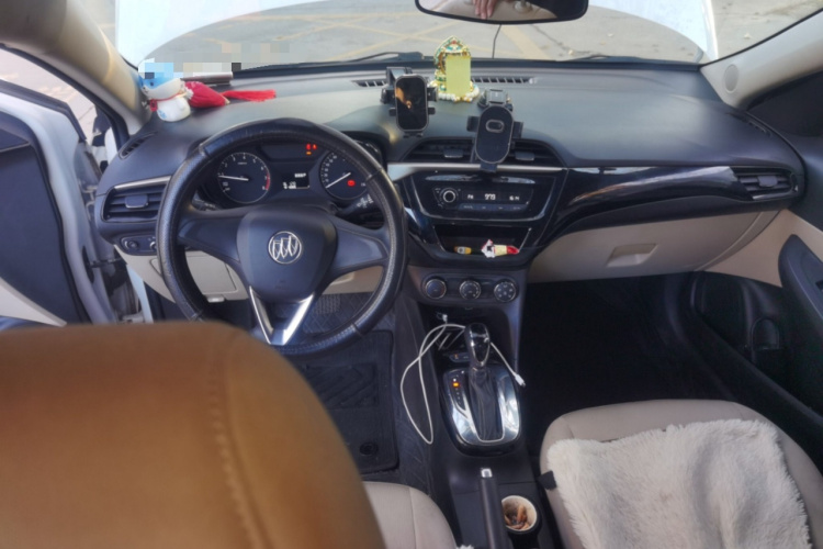 别克 凯越 2020款 15N CVT精英型中控内饰12