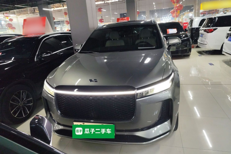 理想汽车 理想ONE 2020款 增程6座版车身外观2