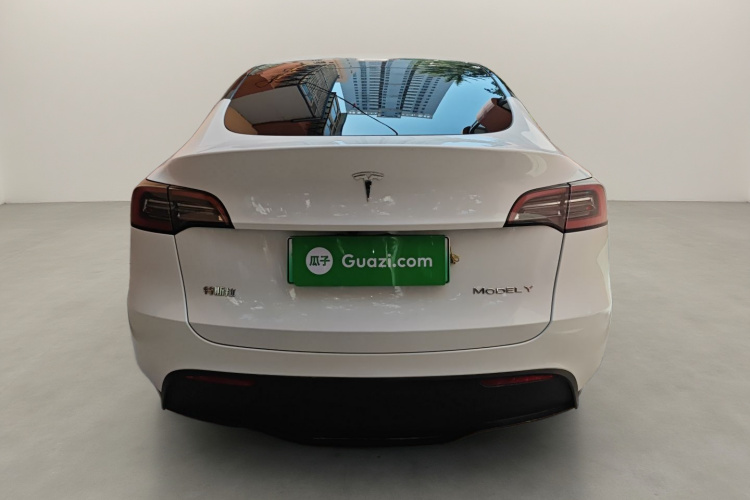 特斯拉 Model Y 2024款 后轮驱动版车身外观6