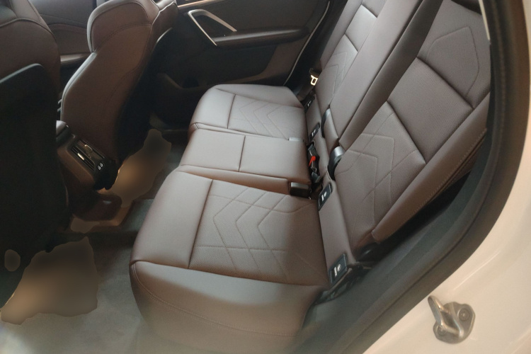 宝马iX1 2025款 eDrive25L M运动套装中控内饰21