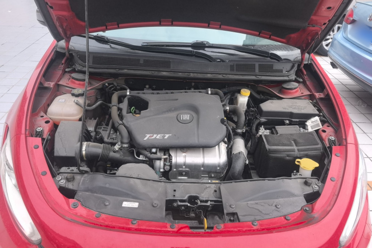 菲亚特 致悦 2014款 1.4T 自动运动版机舱底盘24